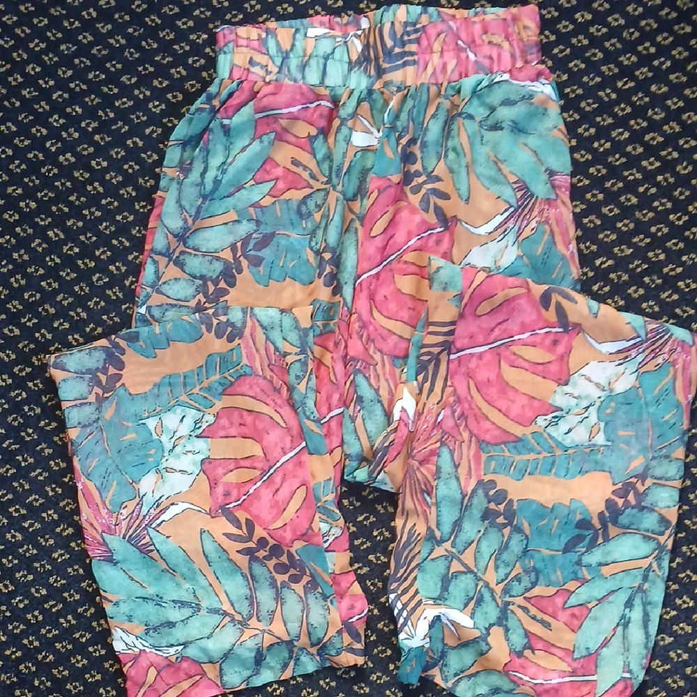 PrettyLittleThing Kids Tropical Leaf Print Joggers